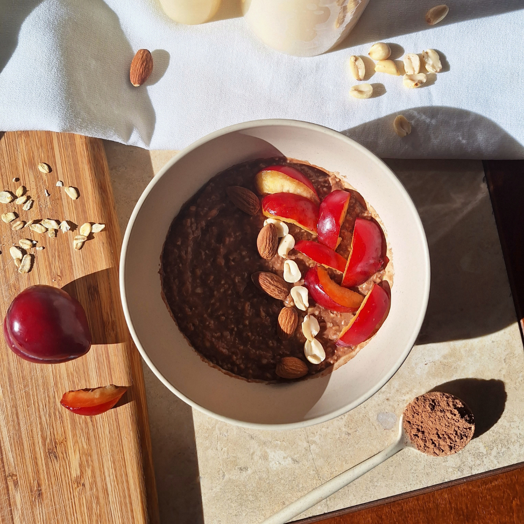 Oats Magic: Cocoa-Peach Oatmeal Delight